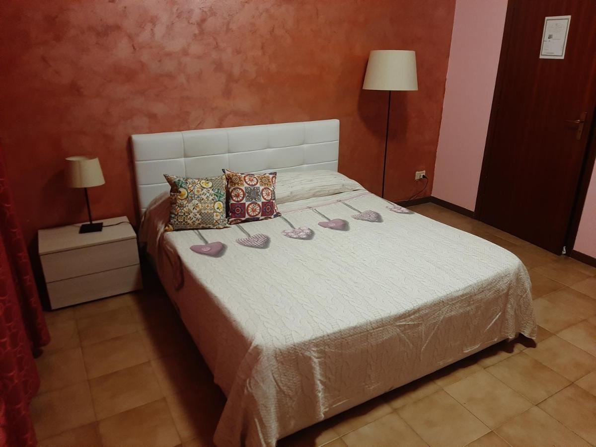 Bed and Breakfast San Nicolo House Aci Catena Exteriér fotografie