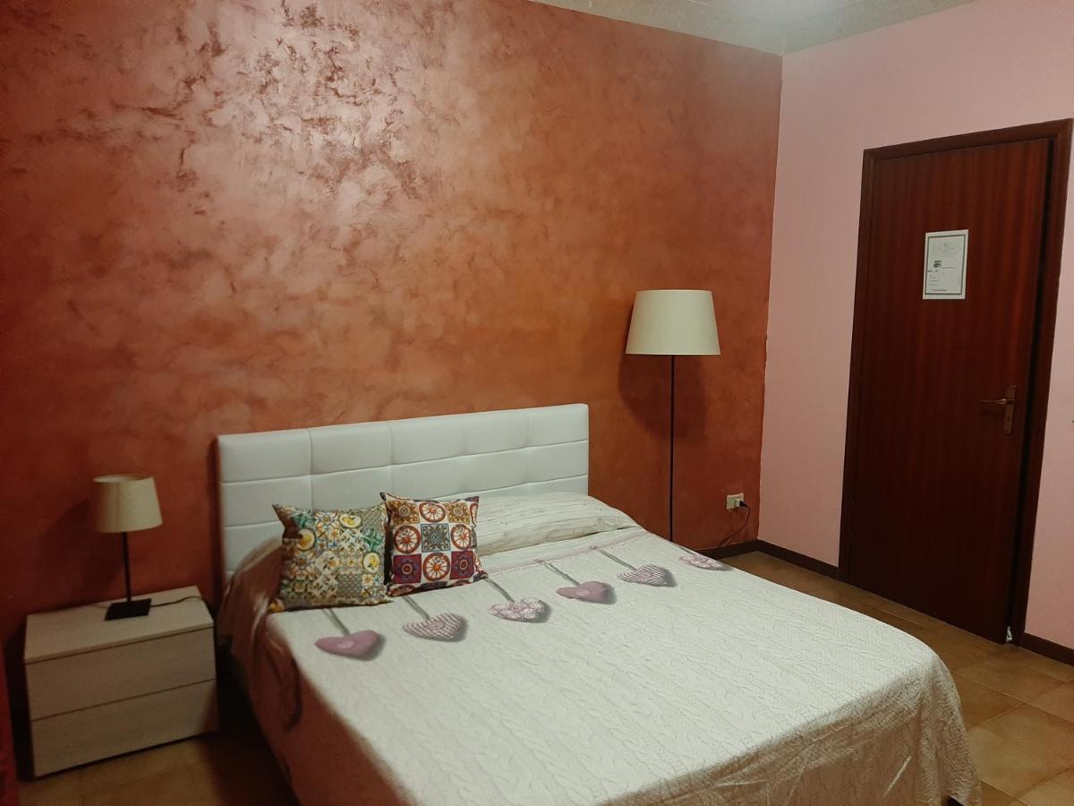 Bed and Breakfast San Nicolo House Aci Catena Exteriér fotografie