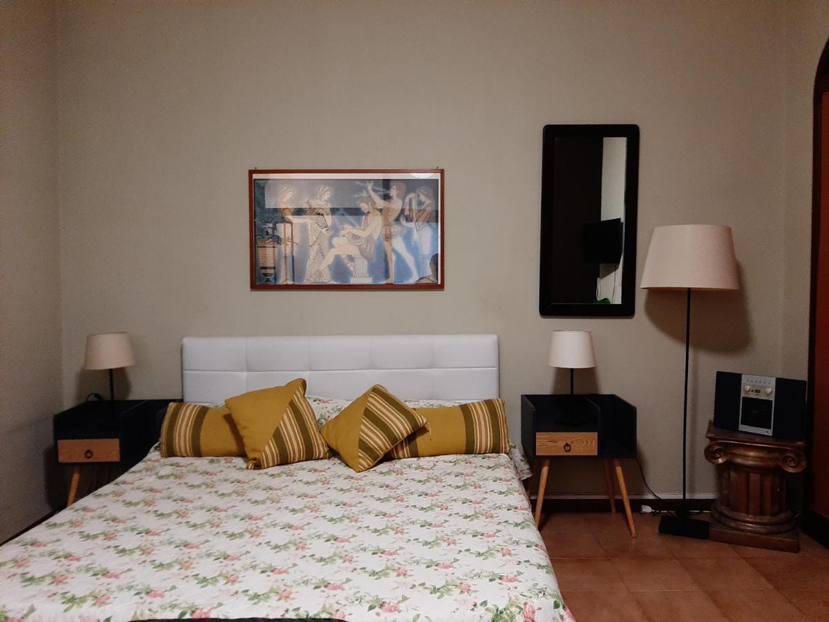 Bed and Breakfast San Nicolo House Aci Catena Exteriér fotografie