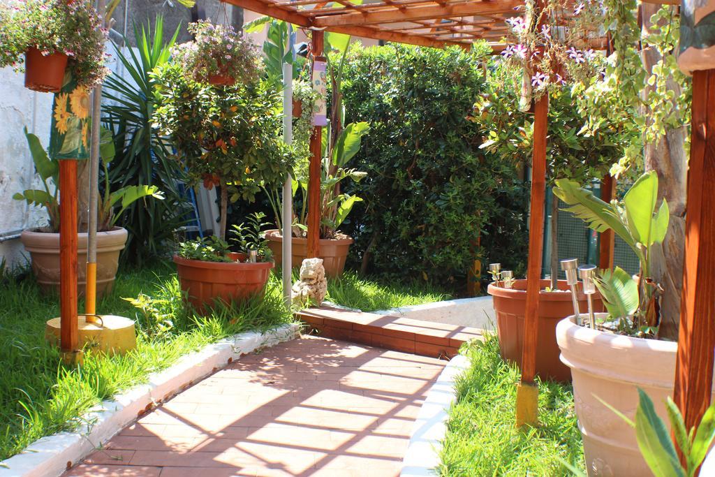 Bed and Breakfast San Nicolo House Aci Catena Exteriér fotografie